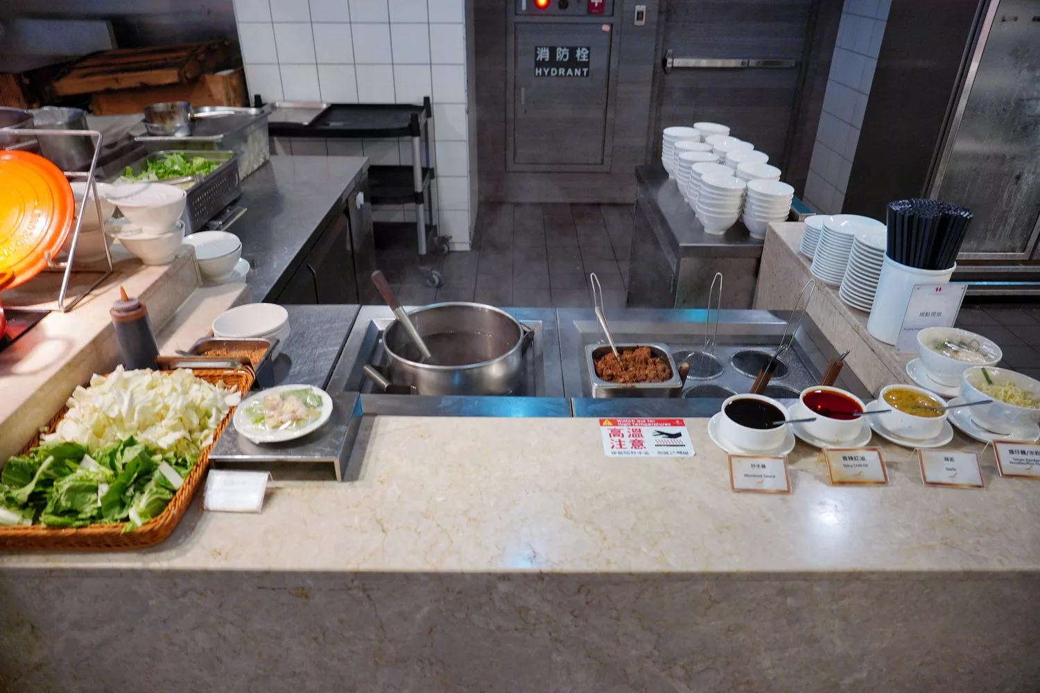 【萬華飯店吃到飽】凱達大飯店百宴自助餐廳，藍鑽蟹、現沖牛肉湯，免千元無限吃到飽! @混血珊莎的奇幻旅程