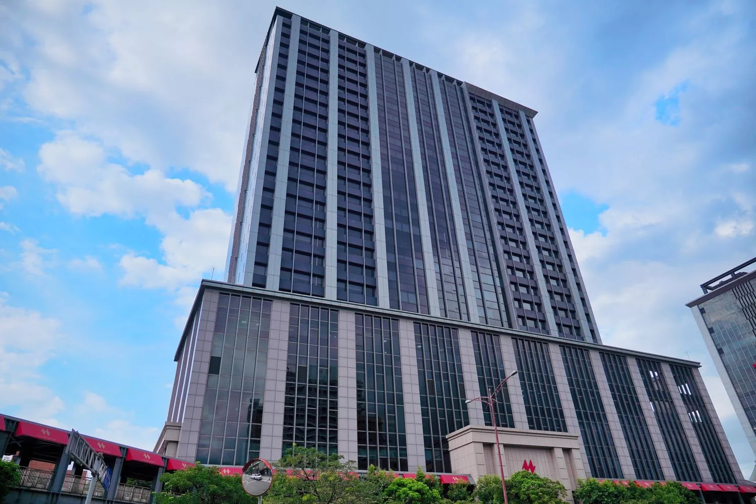 【萬華飯店吃到飽】凱達大飯店百宴自助餐廳，藍鑽蟹、現沖牛肉湯，免千元無限吃到飽! @混血珊莎的奇幻旅程