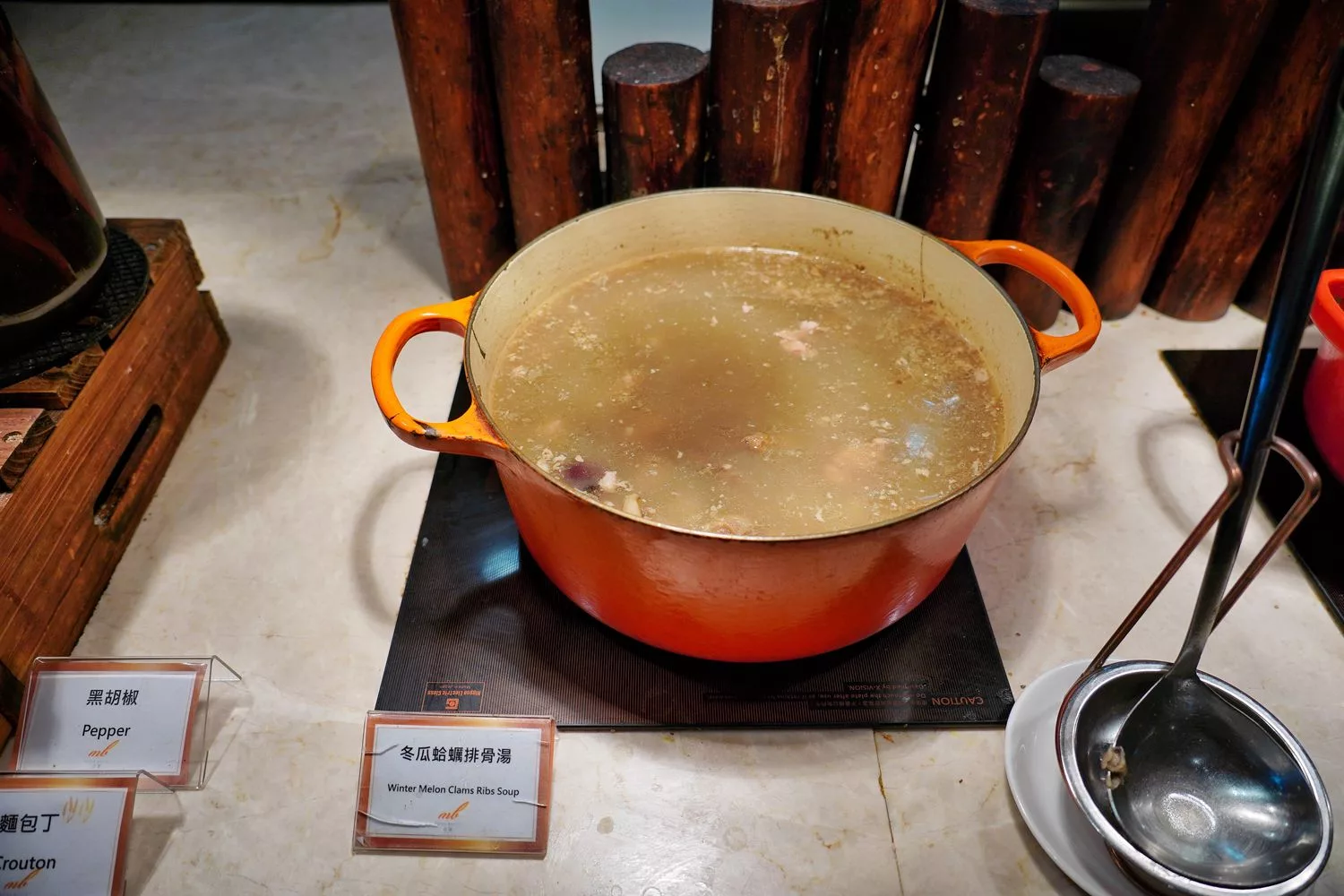 【萬華飯店吃到飽】凱達大飯店百宴自助餐廳，藍鑽蟹、現沖牛肉湯，免千元無限吃到飽! @混血珊莎的奇幻旅程