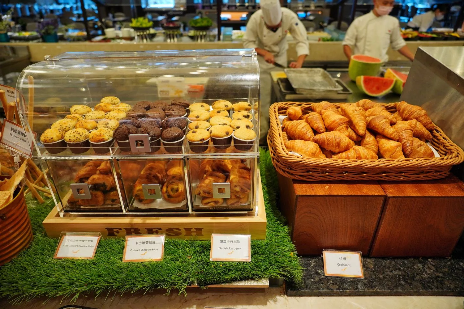 【萬華飯店吃到飽】凱達大飯店百宴自助餐廳，藍鑽蟹、現沖牛肉湯，免千元無限吃到飽! @混血珊莎的奇幻旅程