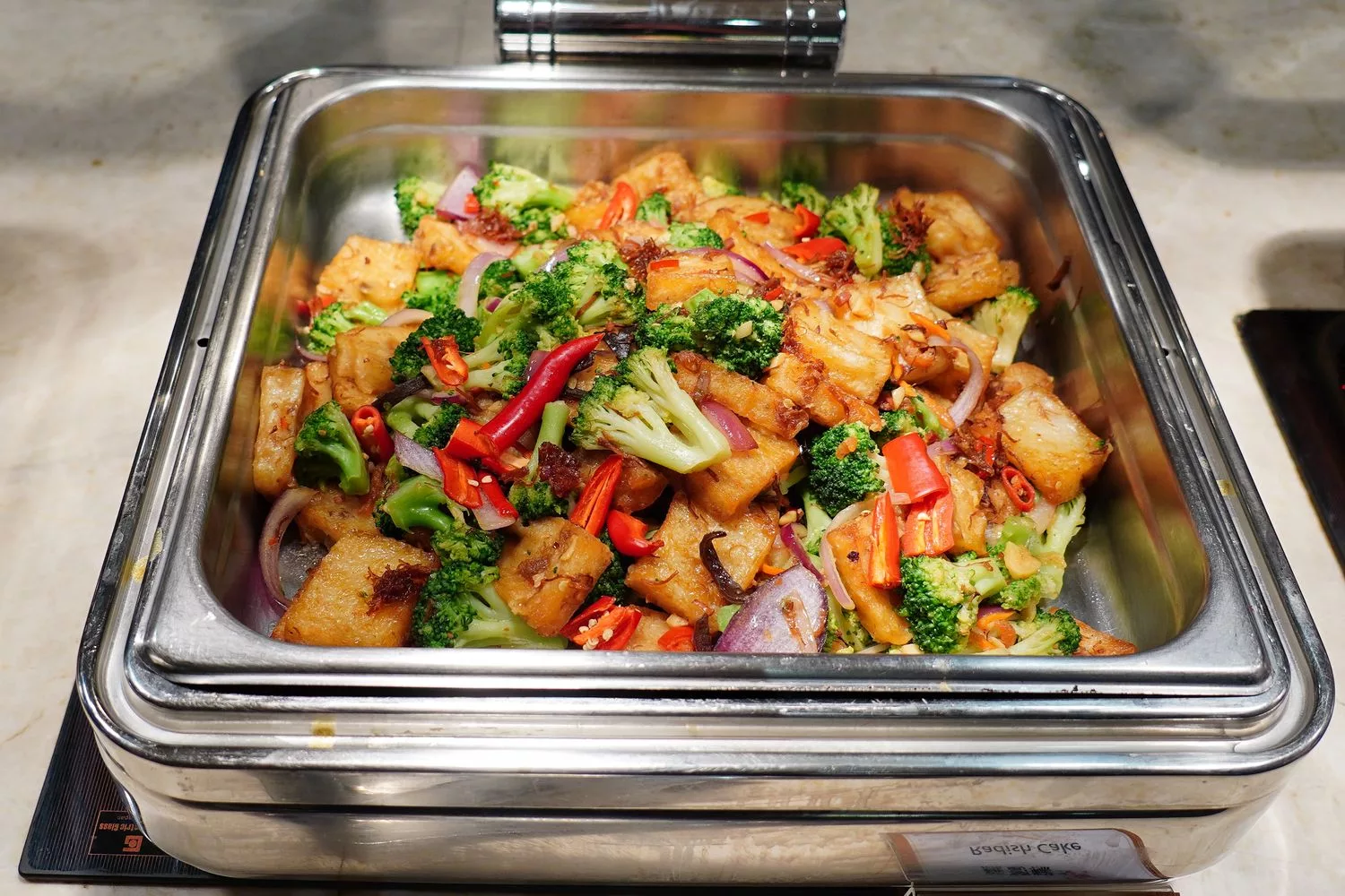【萬華飯店吃到飽】凱達大飯店百宴自助餐廳，藍鑽蟹、現沖牛肉湯，免千元無限吃到飽! @混血珊莎的奇幻旅程