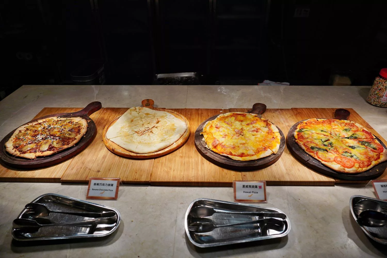 【萬華飯店吃到飽】凱達大飯店百宴自助餐廳，藍鑽蟹、現沖牛肉湯，免千元無限吃到飽! @混血珊莎的奇幻旅程