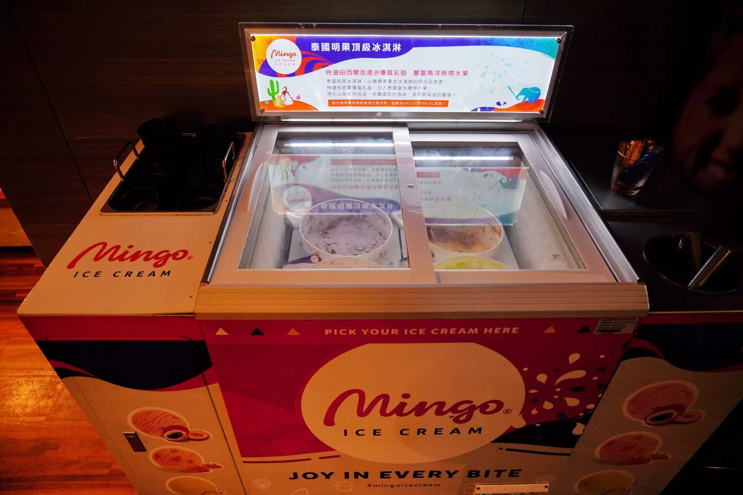 【萬華飯店吃到飽】凱達大飯店百宴自助餐廳，藍鑽蟹、現沖牛肉湯，免千元無限吃到飽! @混血珊莎的奇幻旅程
