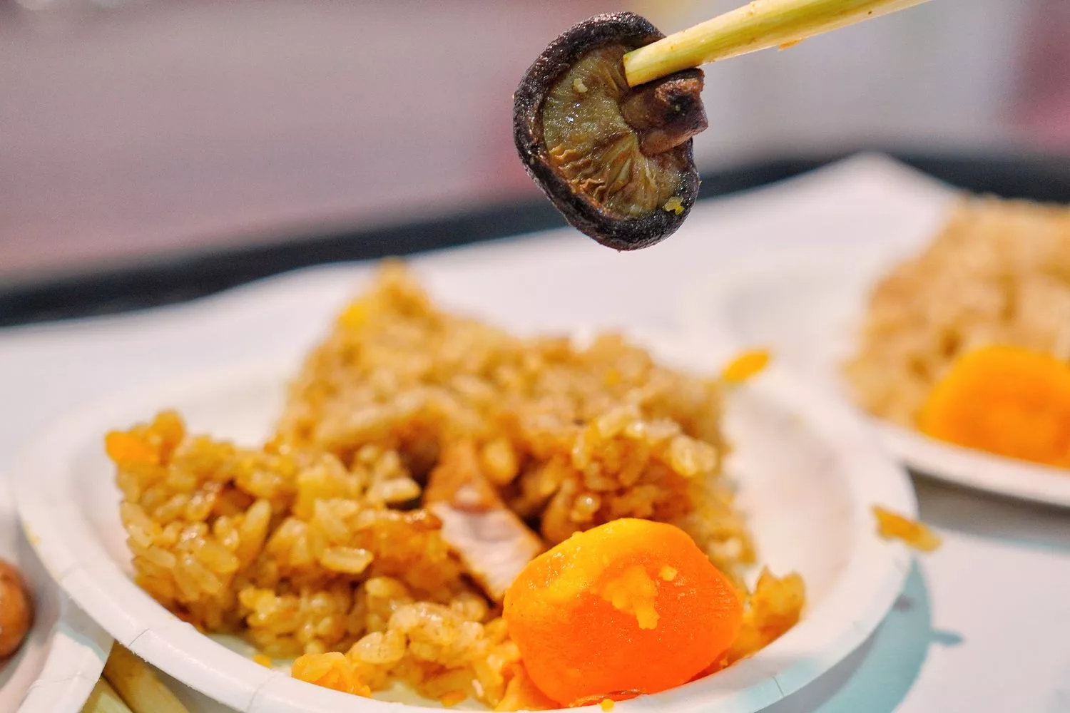 【陳家肉粽】原十八王公地下街 40 年老店，在地人激推的必吃美味! @混血珊莎的奇幻旅程
