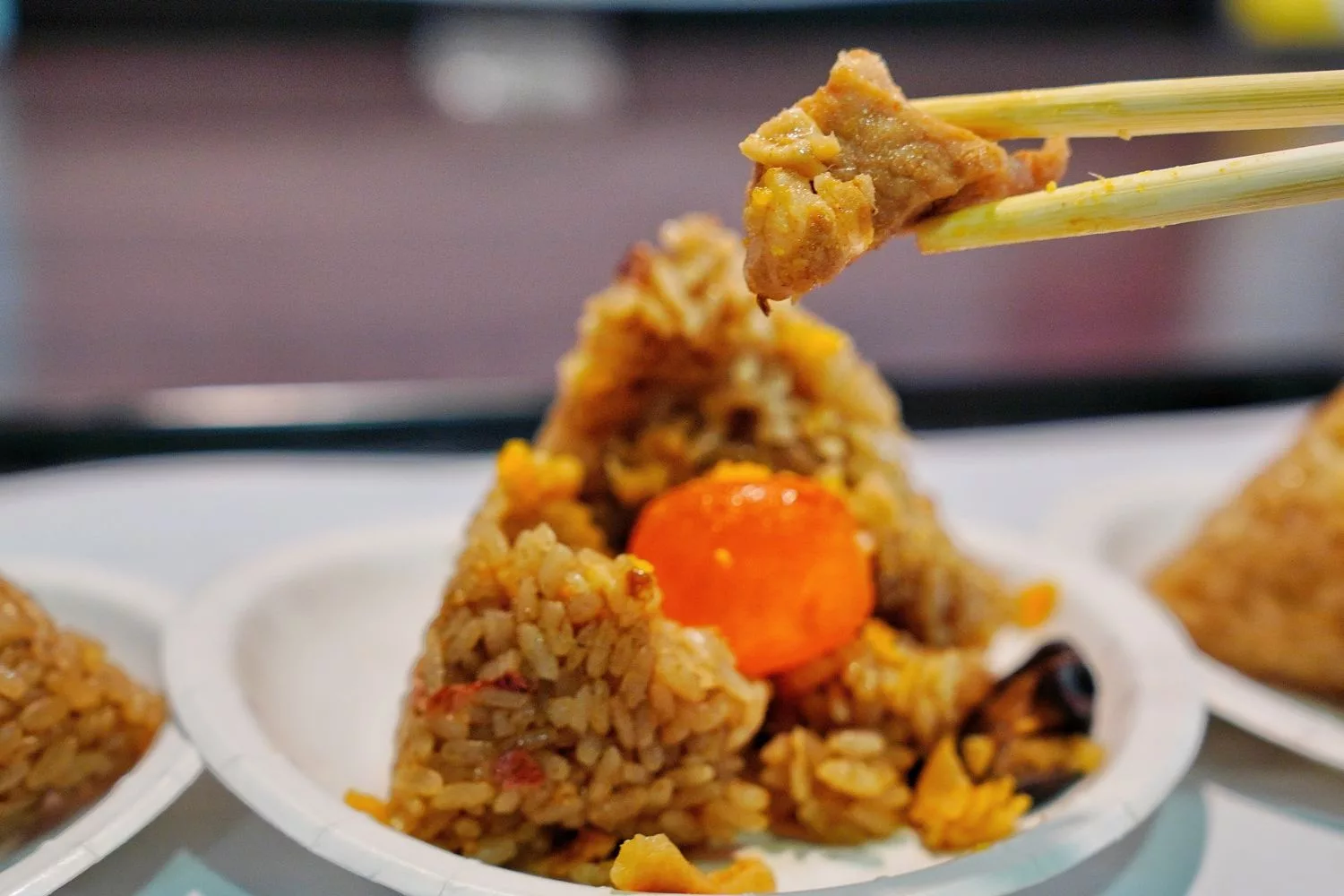 【陳家肉粽】原十八王公地下街 40 年老店，在地人激推的必吃美味! @混血珊莎的奇幻旅程