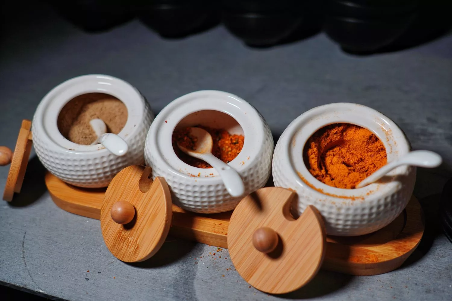 【內湖居酒屋推薦】串鼓串燒酒吧，人氣炭火串烤/暖心燒酒雞，週末生啤酒無限暢飲! @混血珊莎的奇幻旅程