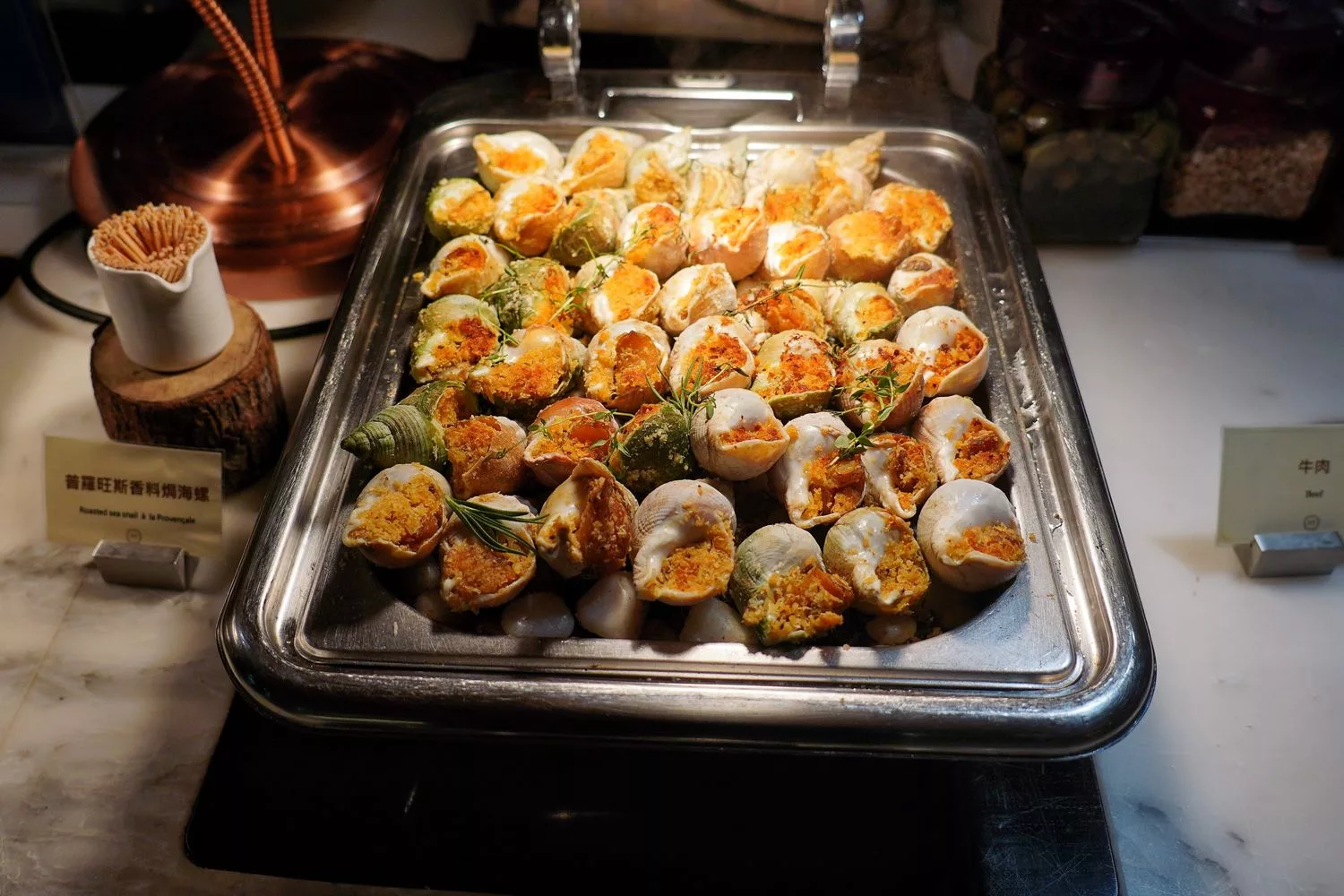 【慕軒飯店餐廳】gustoso義大利餐廳，主餐肥美海大蝦炭烤羊排，半自助式吃到飽! @混血珊莎的奇幻旅程