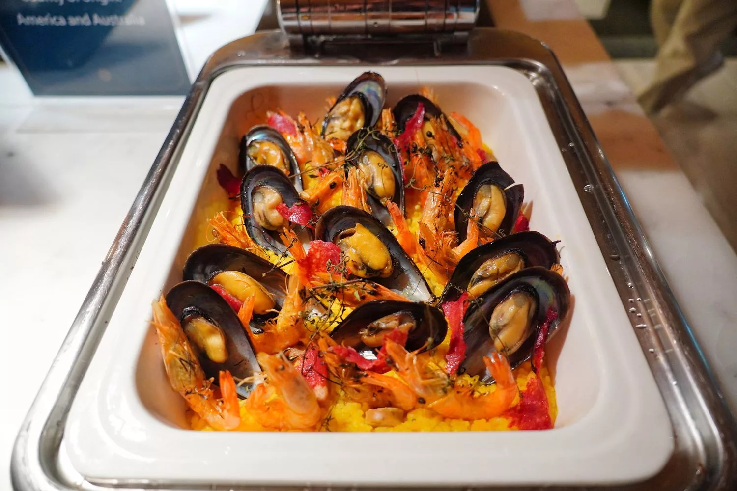 【慕軒飯店餐廳】gustoso義大利餐廳，主餐肥美海大蝦炭烤羊排，半自助式吃到飽! @混血珊莎的奇幻旅程