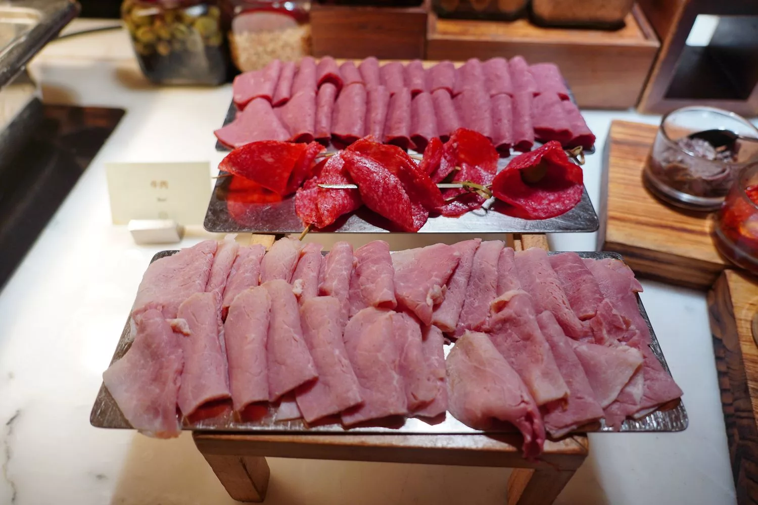 【慕軒飯店餐廳】gustoso義大利餐廳，主餐肥美海大蝦炭烤羊排，半自助式吃到飽! @混血珊莎的奇幻旅程