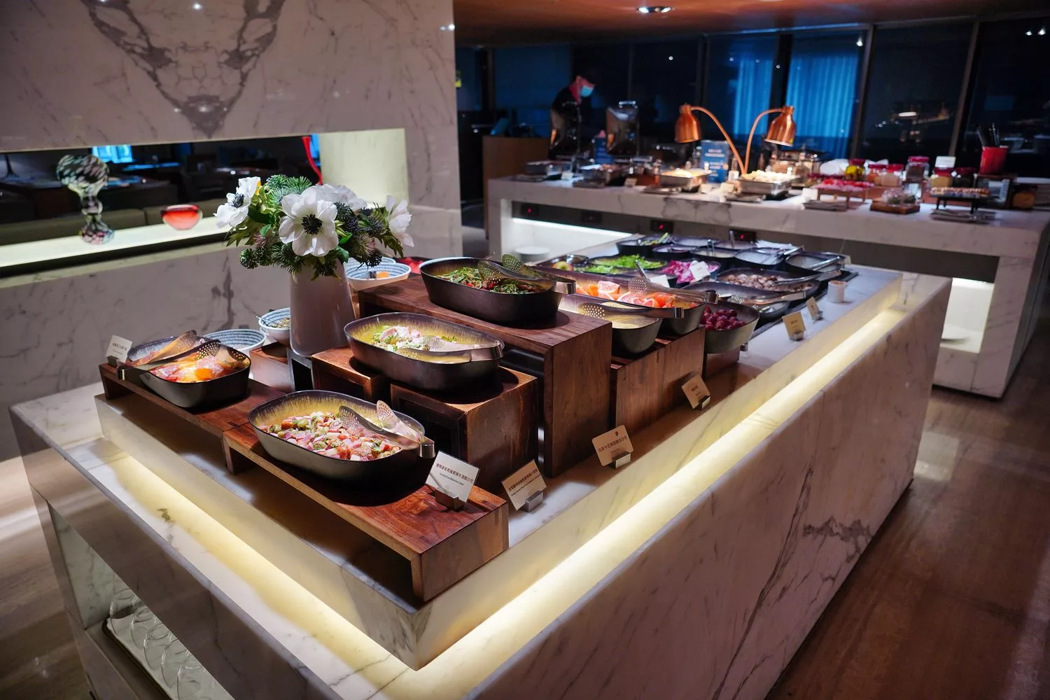 【慕軒飯店餐廳】gustoso義大利餐廳，主餐肥美海大蝦炭烤羊排，半自助式吃到飽! @混血珊莎的奇幻旅程