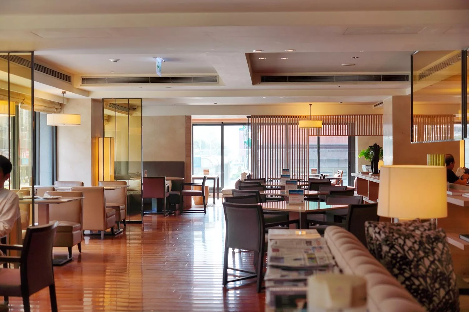 【善導寺住宿】和逸飯店台北忠孝館,時尚簡約房型,走路 1 分鐘到捷運,停車交通都方便! @混血珊莎的奇幻旅程 【善導寺住宿】和逸飯店台北忠孝館,時尚簡約房型,走路 1 分鐘到捷運,停車交通都方便! @混血珊莎的奇幻旅程