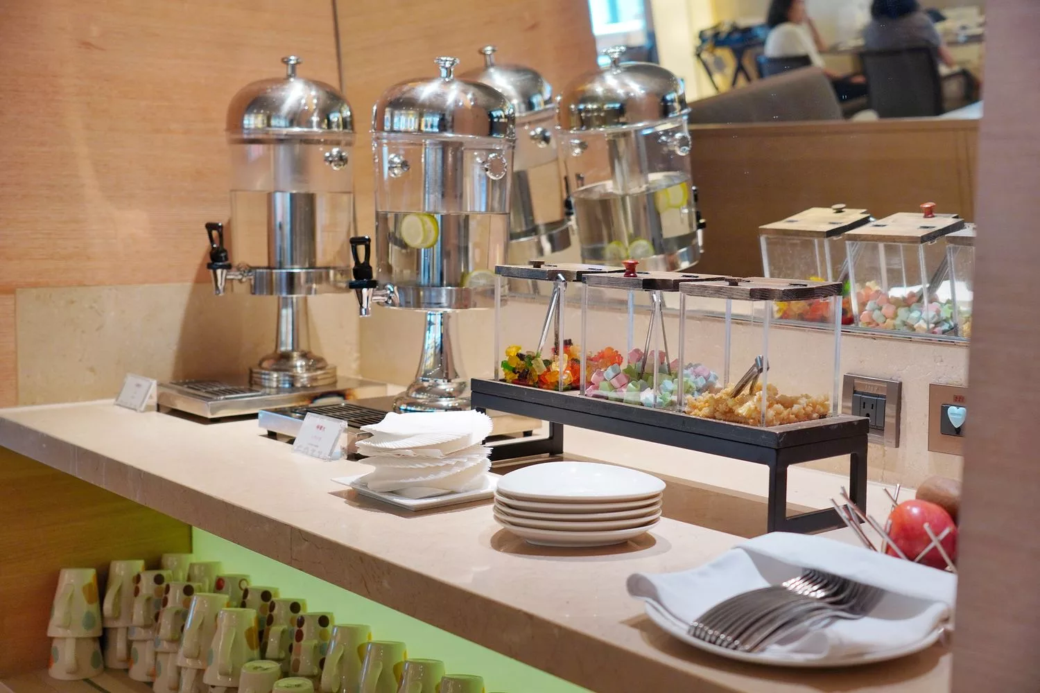 【善導寺住宿】和逸飯店台北忠孝館,時尚簡約房型,走路 1 分鐘到捷運,停車交通都方便! @混血珊莎的奇幻旅程 【善導寺住宿】和逸飯店台北忠孝館,時尚簡約房型,走路 1 分鐘到捷運,停車交通都方便! @混血珊莎的奇幻旅程