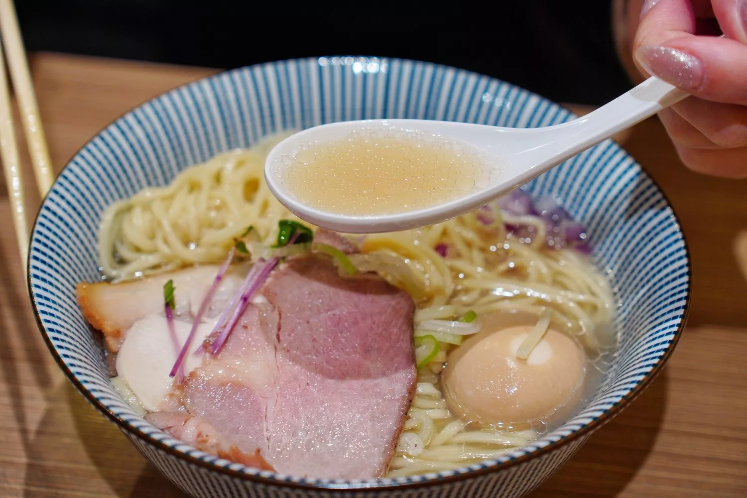 【京都拉麵】貝だし麺きた田(貝湯麵 北田)，蛤蠣湯底清爽系拉麵，京都排隊人氣名店! @混血珊莎的奇幻旅程