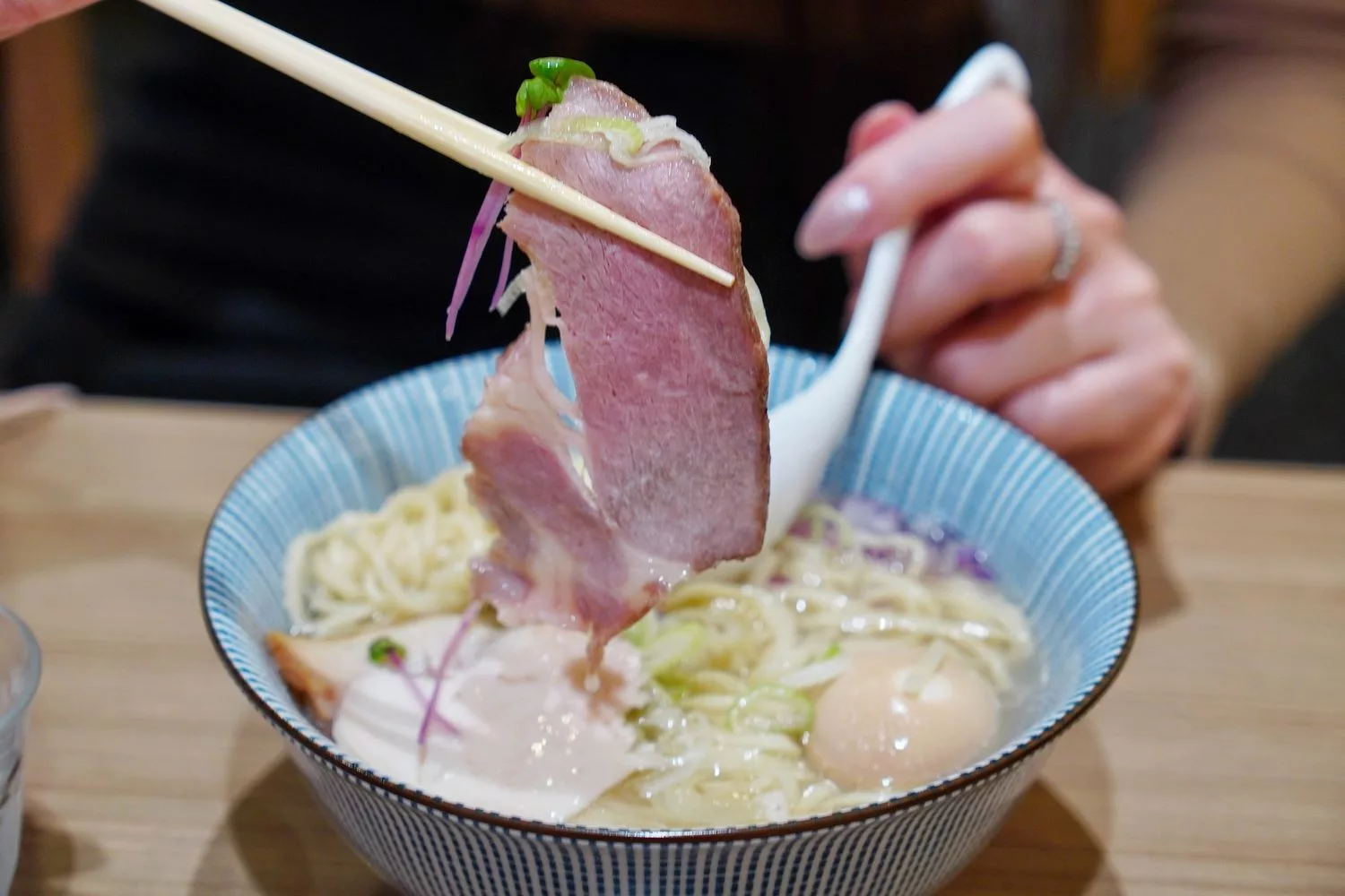 【京都拉麵】貝だし麺きた田(貝湯麵 北田)，蛤蠣湯底清爽系拉麵，京都排隊人氣名店! @混血珊莎的奇幻旅程