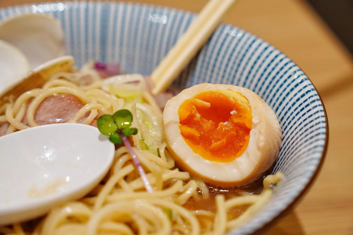 【京都拉麵】貝だし麺きた田(貝湯麵 北田)，蛤蠣湯底清爽系拉麵，京都排隊人氣名店! @混血珊莎的奇幻旅程