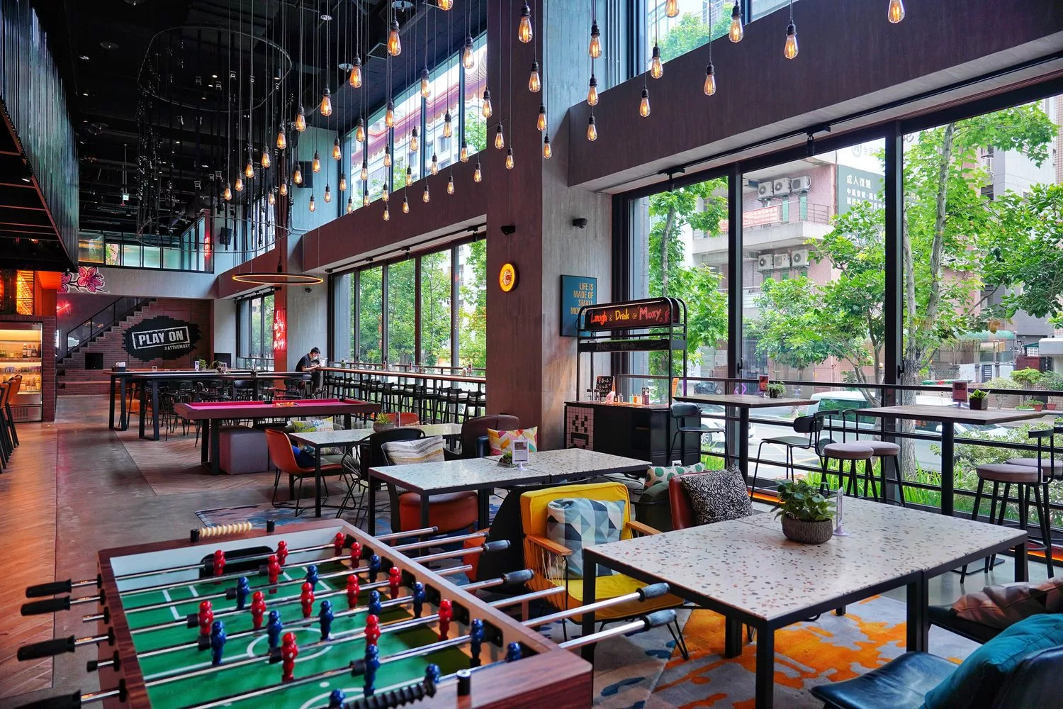 【台中豐邑moxy酒店早餐】中西式早餐台灣小吃，潮流大廳享用美味早餐! @混血珊莎的奇幻旅程