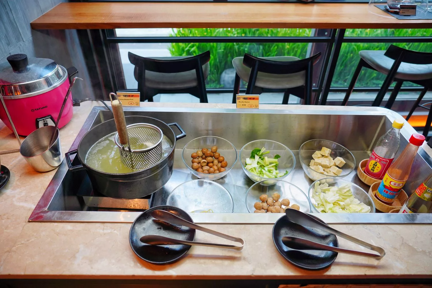 【台中豐邑moxy酒店早餐】中西式早餐台灣小吃，潮流大廳享用美味早餐! @混血珊莎的奇幻旅程