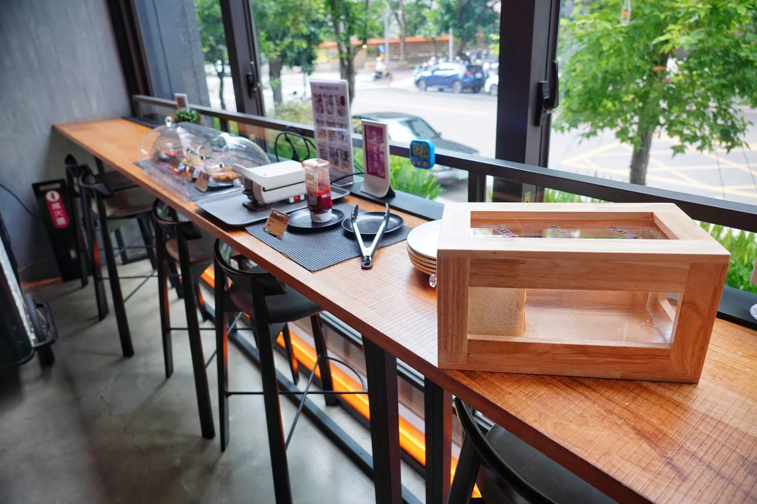 【台中豐邑moxy酒店早餐】中西式早餐台灣小吃，潮流大廳享用美味早餐! @混血珊莎的奇幻旅程