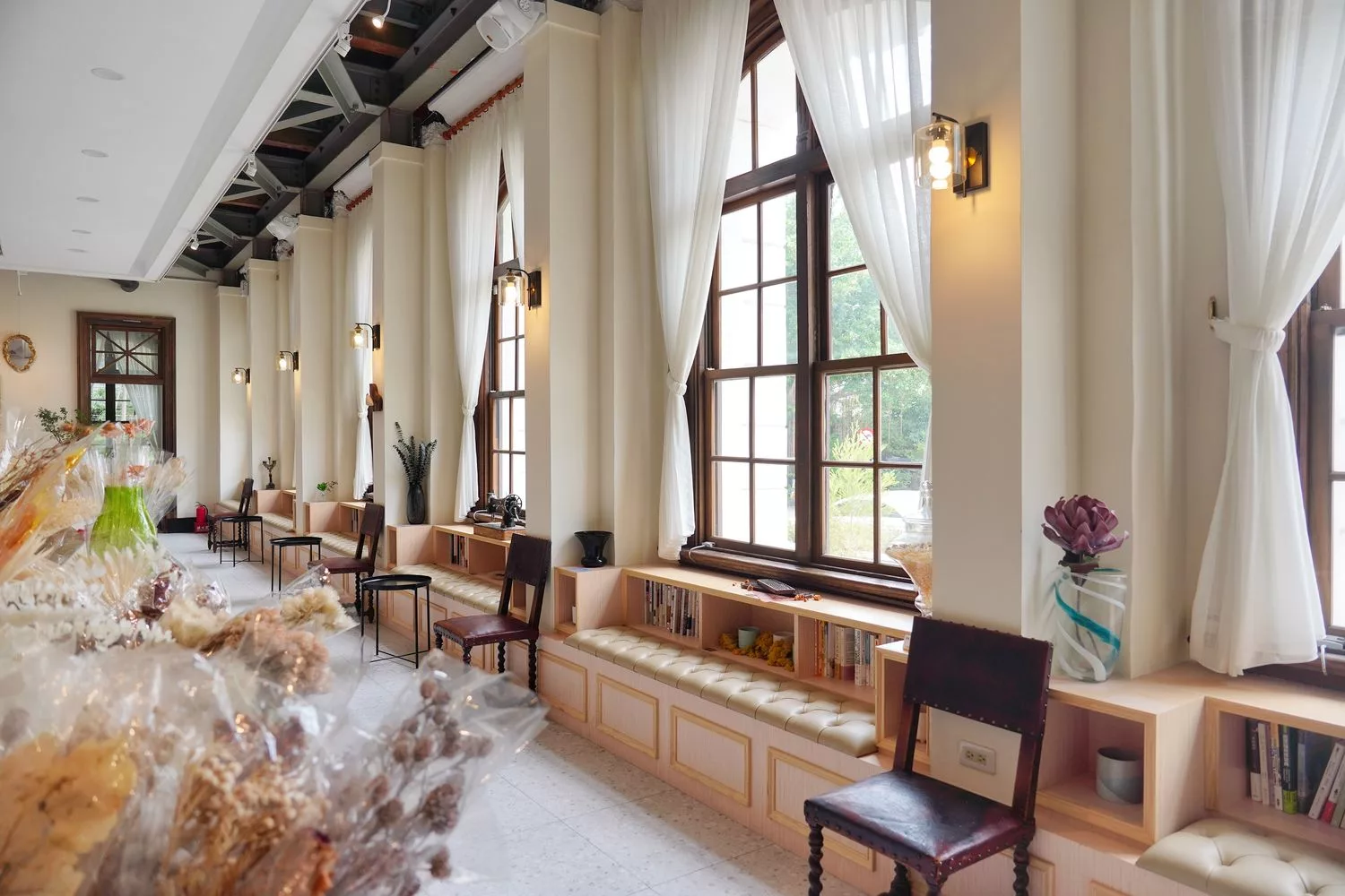 【台中西區景點】台中市役所，舊城區巴洛克建築，選物店手作飲品餐廳通通有! @混血珊莎的奇幻旅程