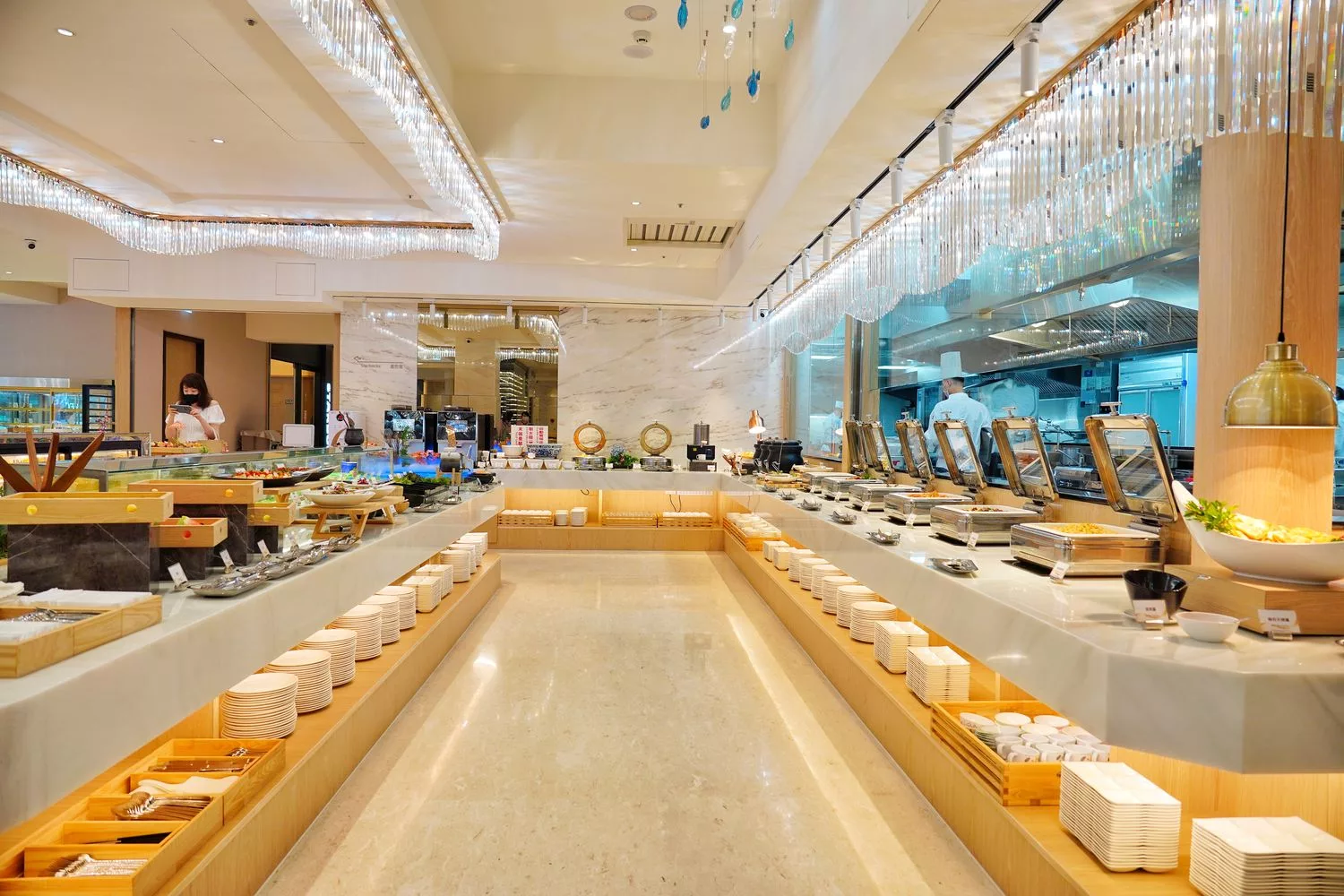 葛瑪蘭之星飯店自助餐｜星苑餐廳，爽吃現蒸三點蟹跟漁港直送海鮮! @混血珊莎的奇幻旅程