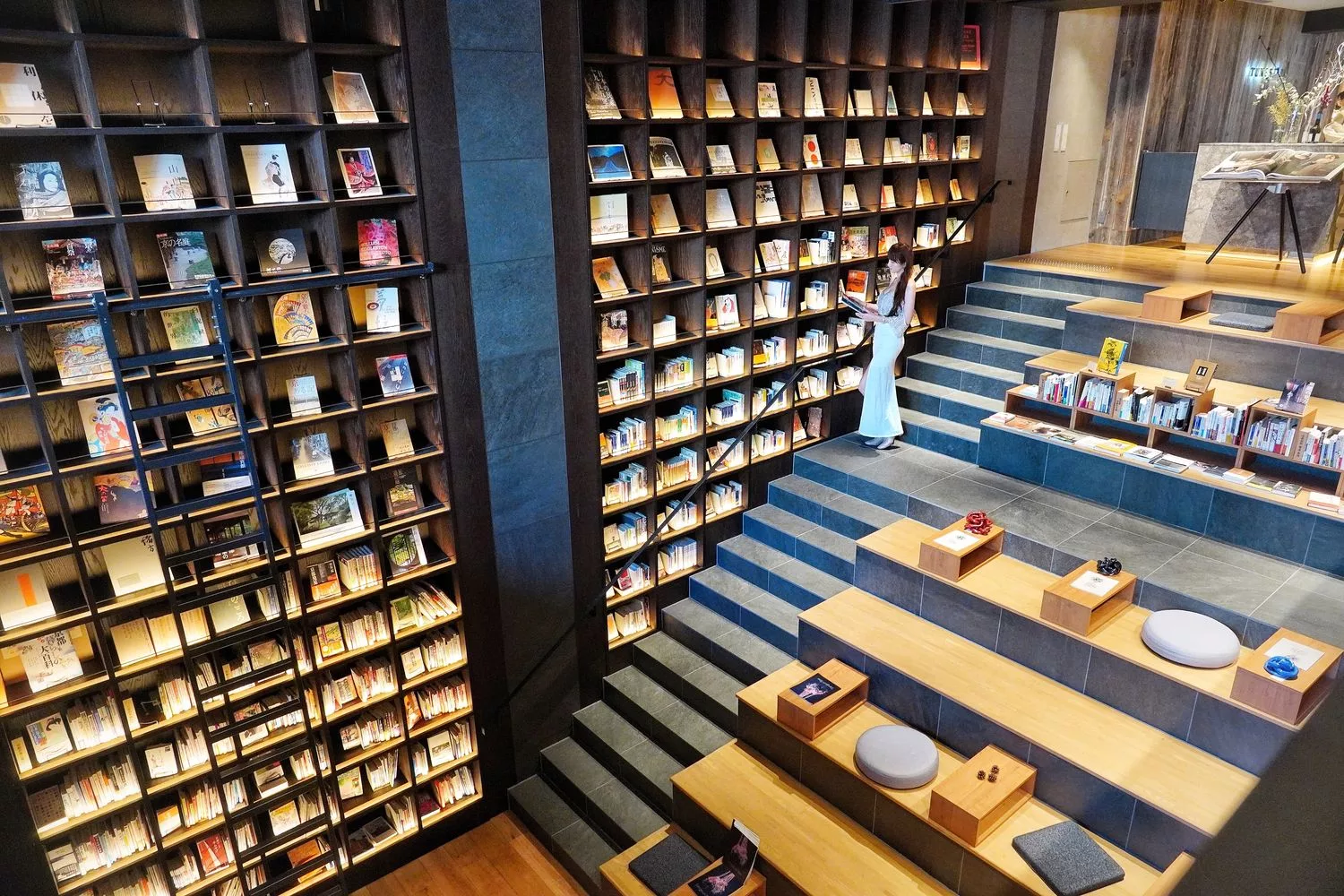 【京都車站飯店】Tune Stay Kyoto，結合書店的文青旅店，Hideout套房享啤酒點心無限吃到飽! @混血珊莎的奇幻旅程