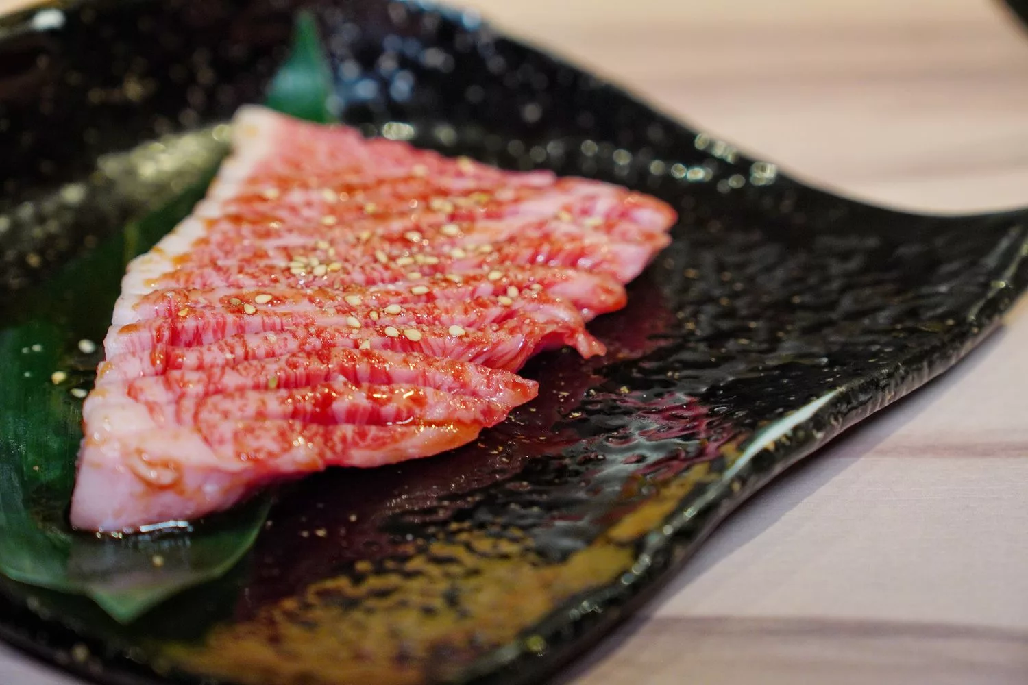 【京都燒肉推薦】京的燒肉處弘 三條木屋町店，鴨川旁的人氣名店，完整訂位教學! @混血珊莎的奇幻旅程