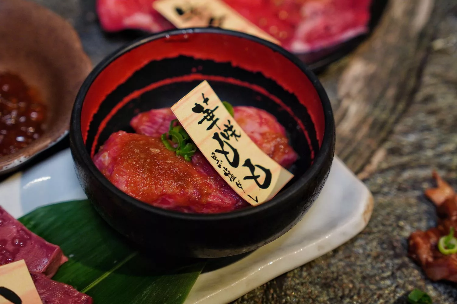 【京都燒肉推薦】京的燒肉處弘 三條木屋町店，鴨川旁的人氣名店，完整訂位教學! @混血珊莎的奇幻旅程