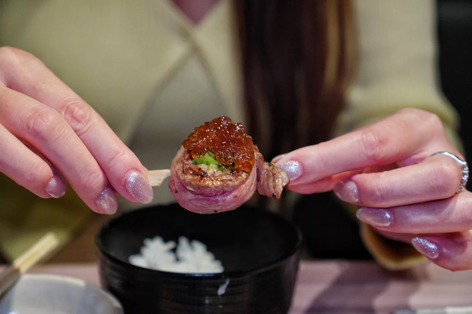 【京都燒肉推薦】京的燒肉處弘 三條木屋町店，鴨川旁的人氣名店，完整訂位教學! @混血珊莎的奇幻旅程