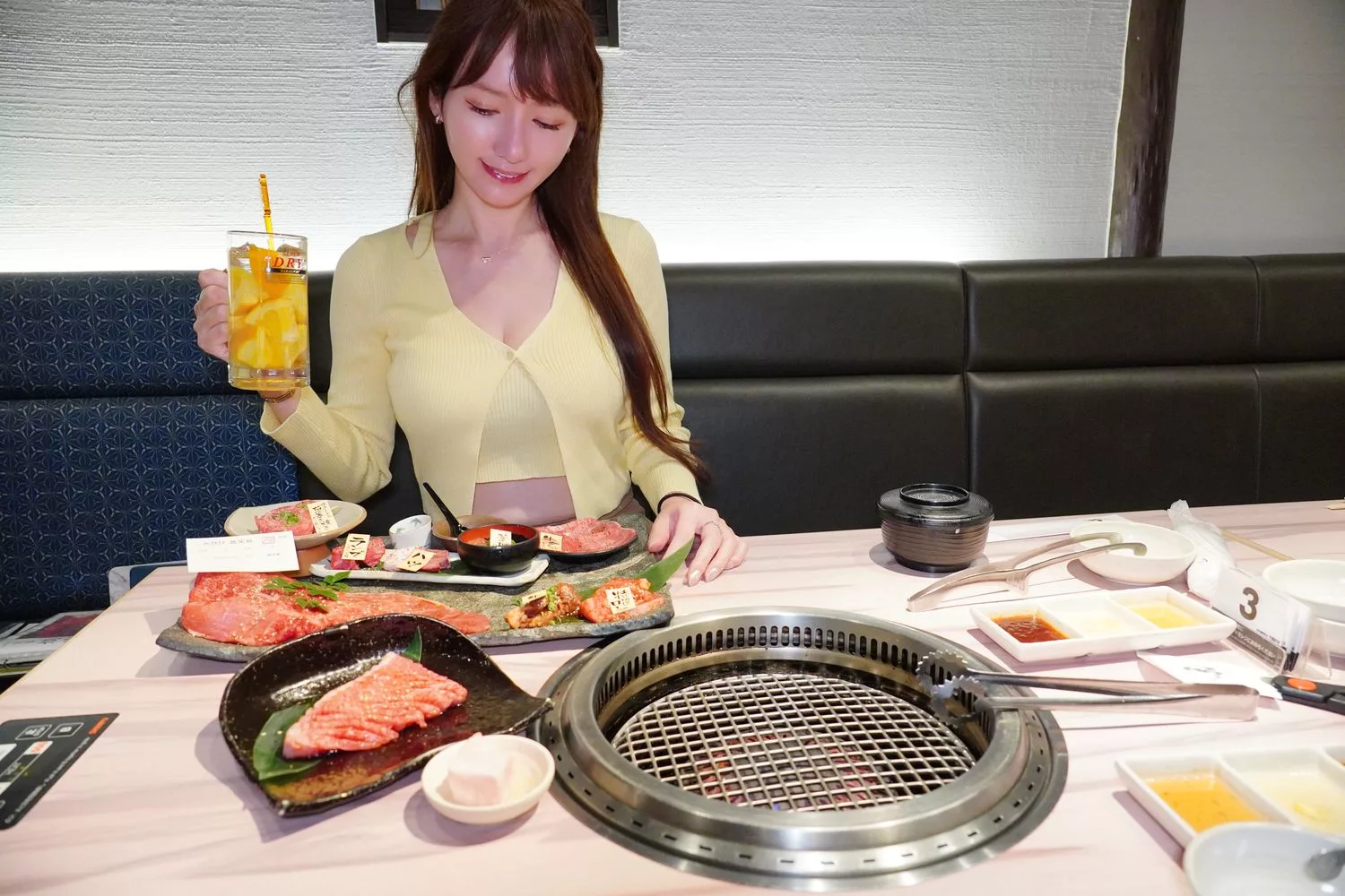 【京都燒肉推薦】京的燒肉處弘 三條木屋町店，鴨川旁的人氣名店，完整訂位教學! @混血珊莎的奇幻旅程