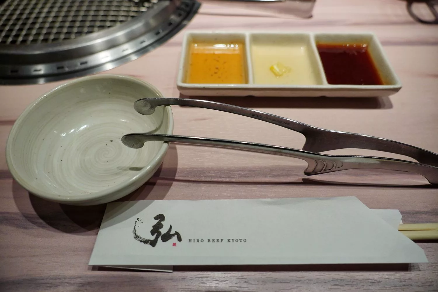 【京都燒肉推薦】京的燒肉處弘 三條木屋町店，鴨川旁的人氣名店，完整訂位教學! @混血珊莎的奇幻旅程