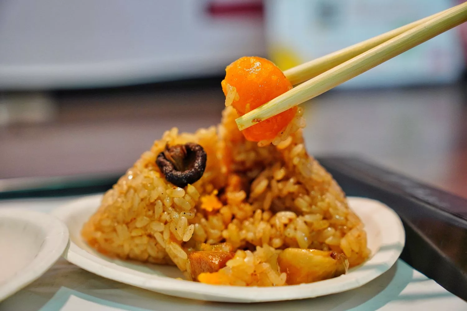 【俞家肉粽】北海岸 24 小時營業，一顆只要 15 元起，必吃平價美食! @混血珊莎的奇幻旅程