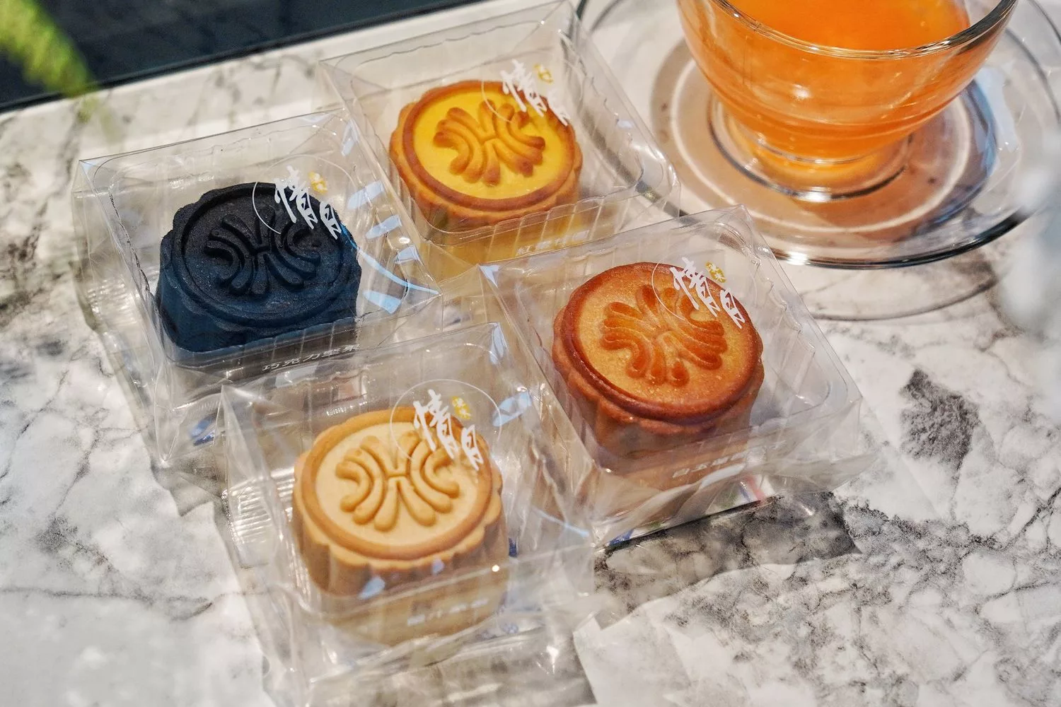 【中秋禮盒推薦】 2023 漢來情月中秋月餅禮盒，漢來大飯店月餅年節送禮首選，獨家早鳥免運優惠! @混血珊莎的奇幻旅程