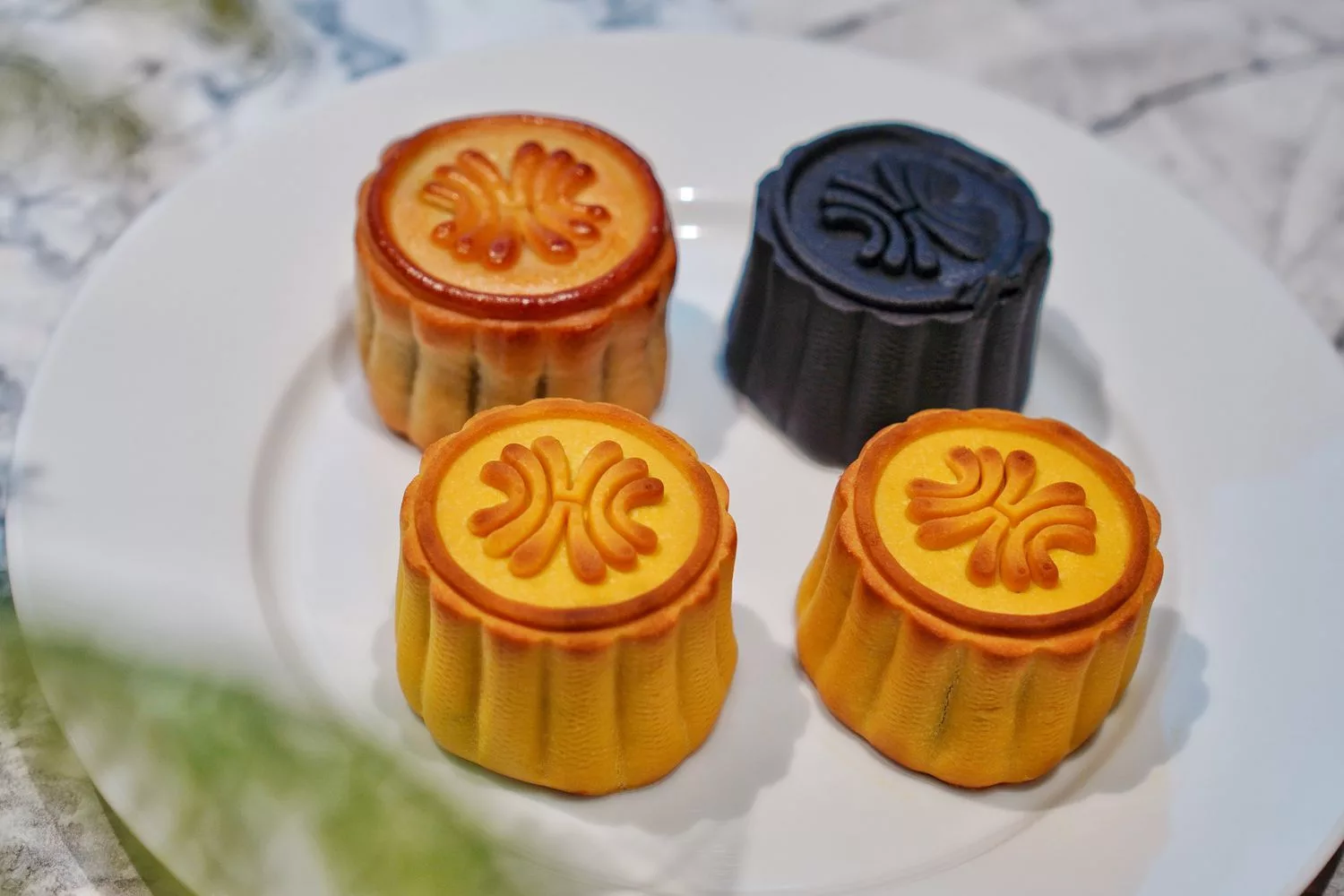 【中秋禮盒推薦】 2023 漢來情月中秋月餅禮盒，漢來大飯店月餅年節送禮首選，獨家早鳥免運優惠! @混血珊莎的奇幻旅程