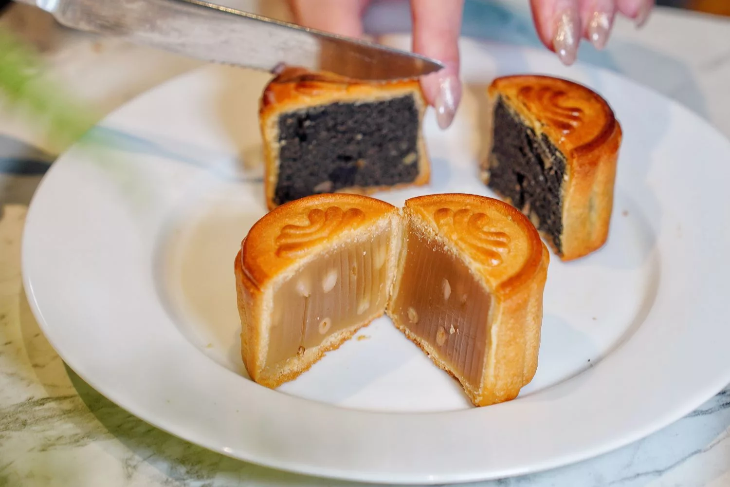 【中秋禮盒推薦】 2023 漢來情月中秋月餅禮盒，漢來大飯店月餅年節送禮首選，獨家早鳥免運優惠! @混血珊莎的奇幻旅程