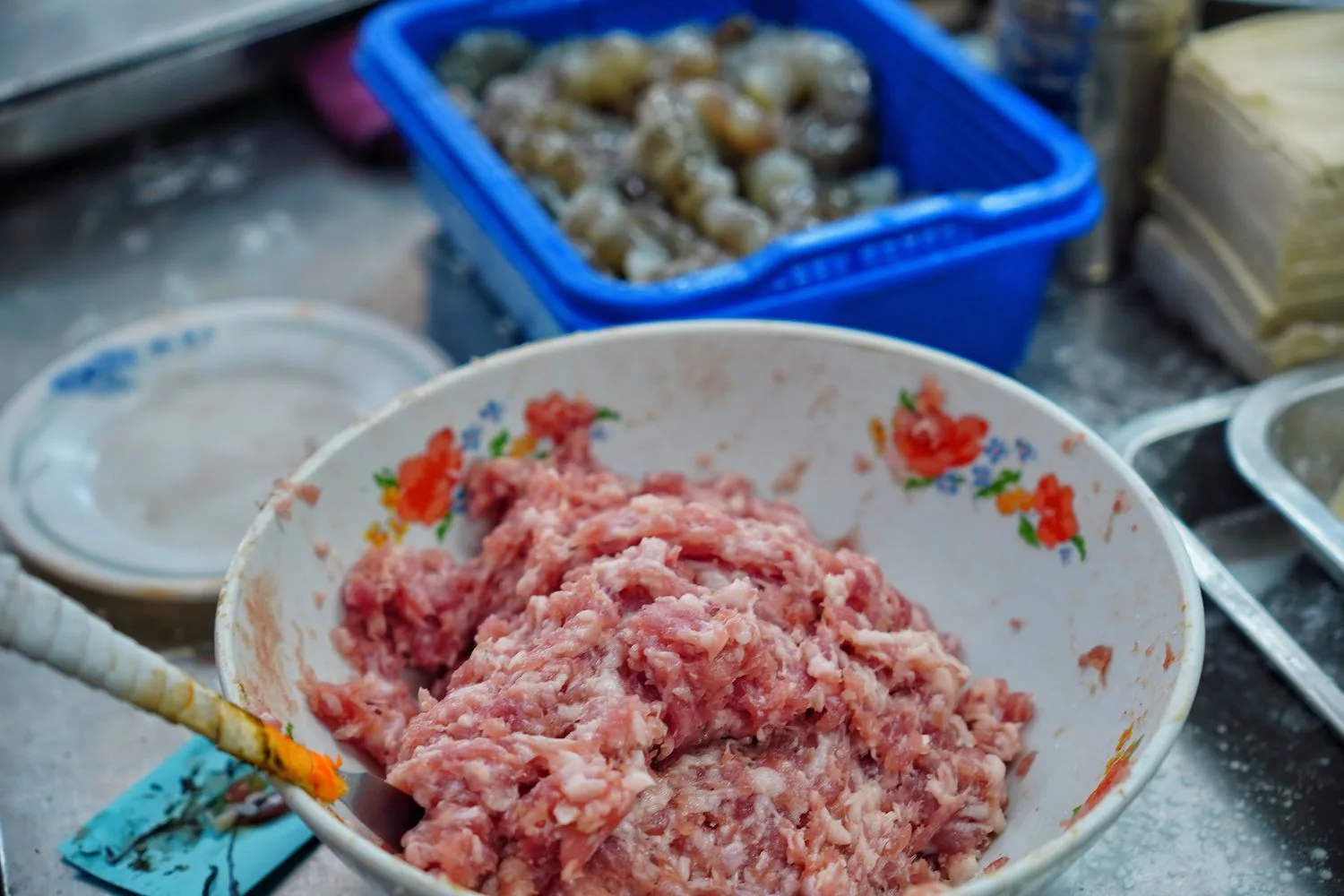【花蓮扁食推薦】花蓮香扁食慈濟店，香醇湯頭皮薄肉多，還吃得到整隻蝦子! @混血珊莎的奇幻旅程