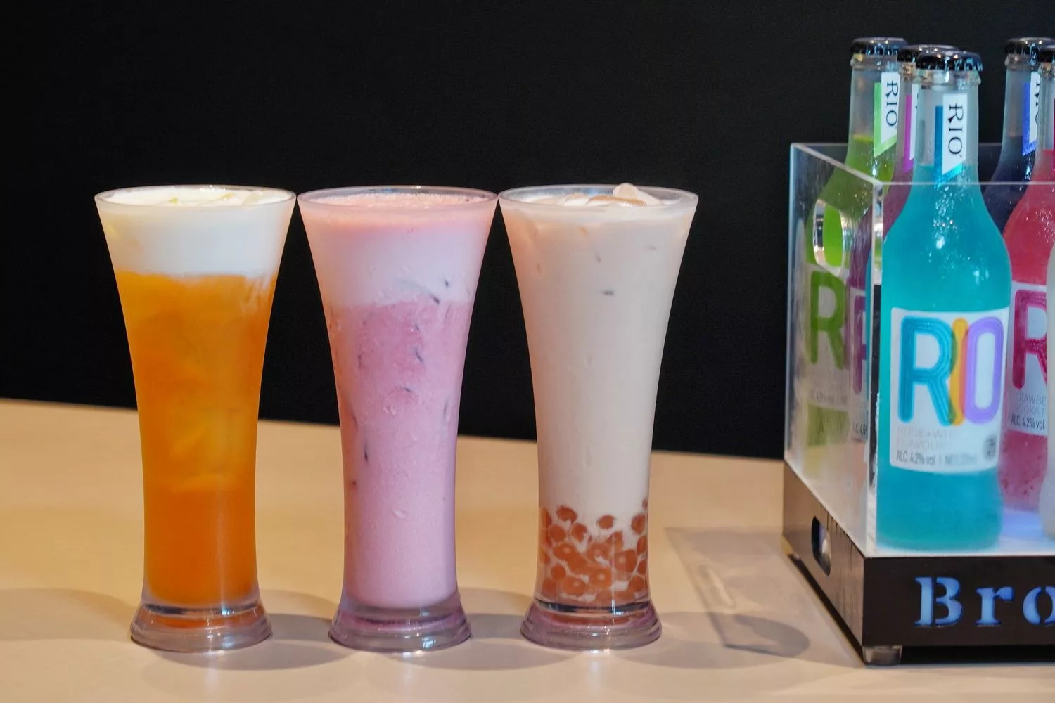 【台中海鮮塔推薦】8德司創意餐館逢甲店，超澎湃101海鮮塔，還有麻辣鍋、義大利麵跟調酒嗨翻全場! @混血珊莎的奇幻旅程