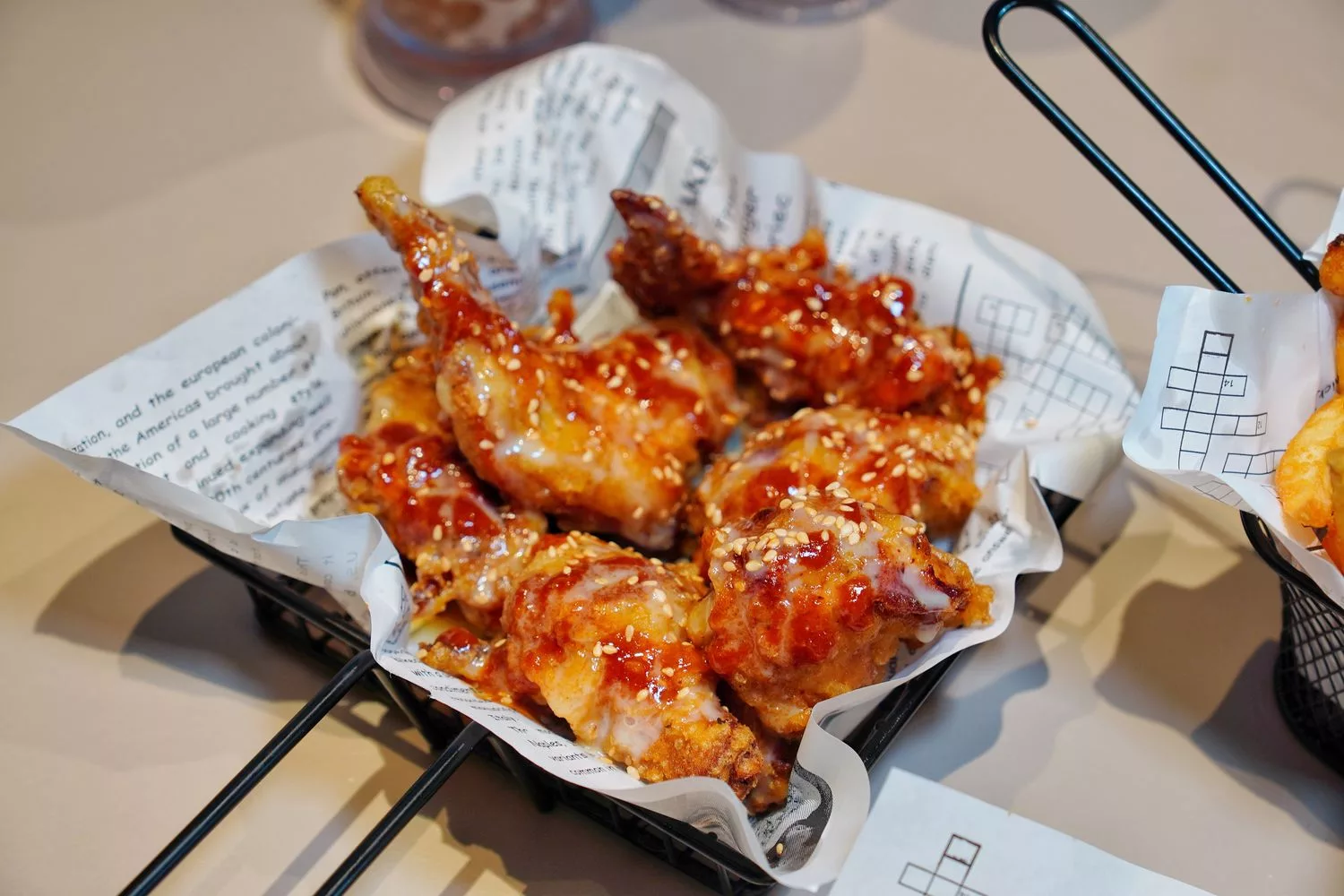 【台中海鮮塔推薦】8德司創意餐館逢甲店，超澎湃101海鮮塔，還有麻辣鍋、義大利麵跟調酒嗨翻全場! @混血珊莎的奇幻旅程
