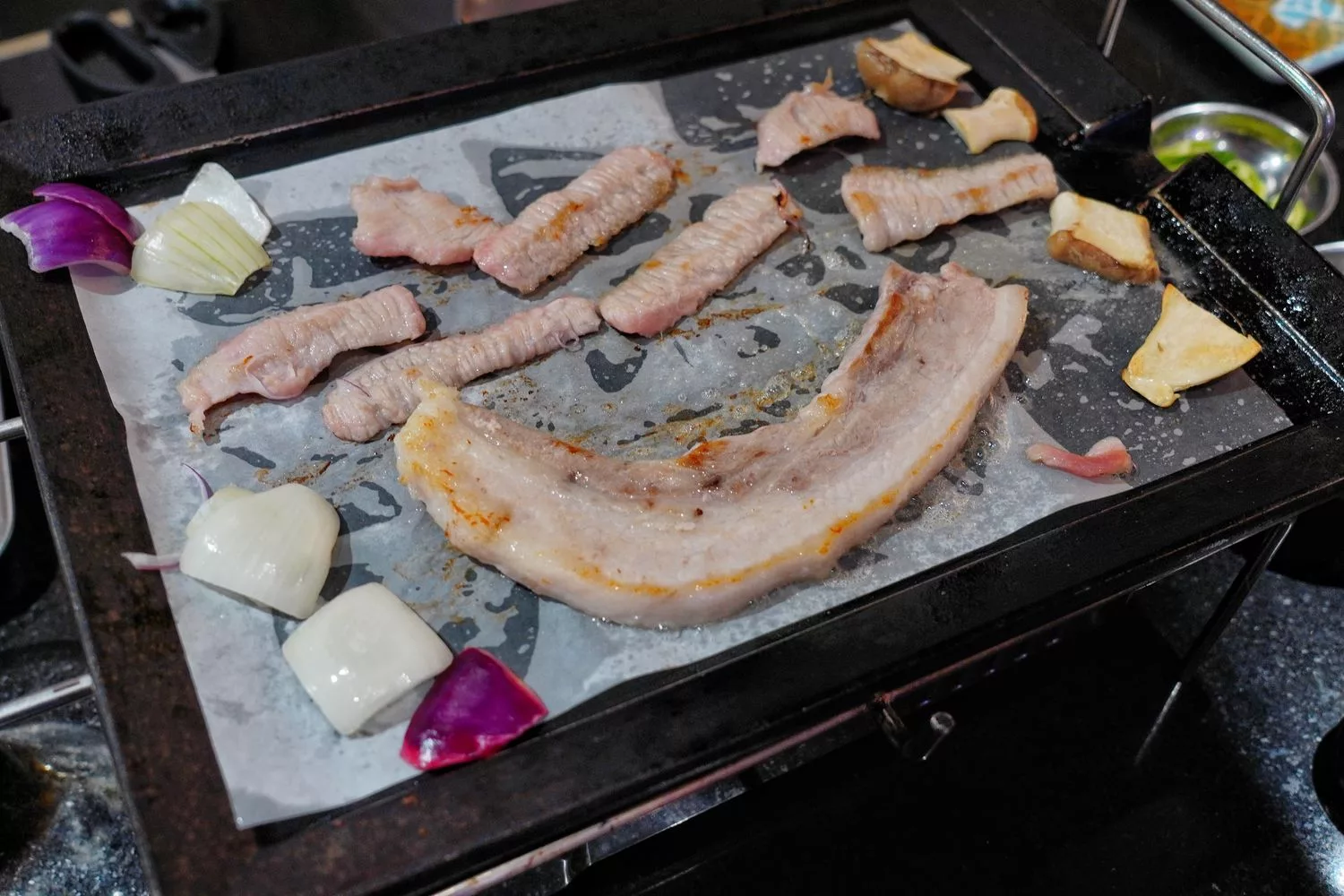 【花蓮韓式料理】花蓮延壽亭，主打低溫熟成肉品，還有小菜飲品哈根達斯吃到飽! @混血珊莎的奇幻旅程