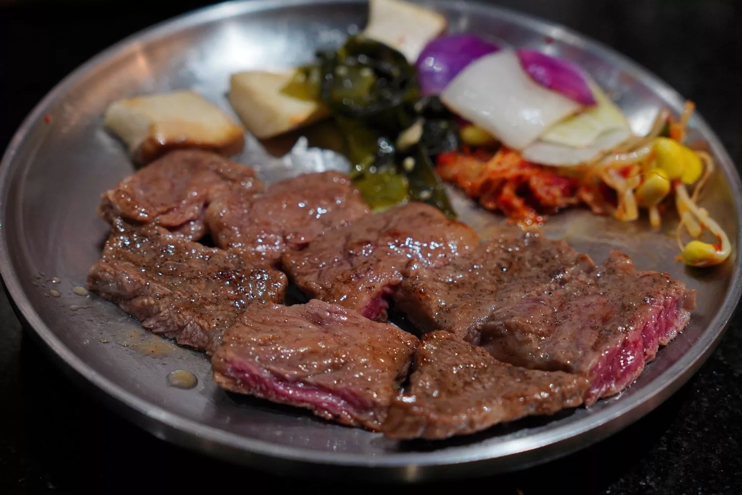 【花蓮韓式料理】花蓮延壽亭，主打低溫熟成肉品，還有小菜飲品哈根達斯吃到飽! @混血珊莎的奇幻旅程