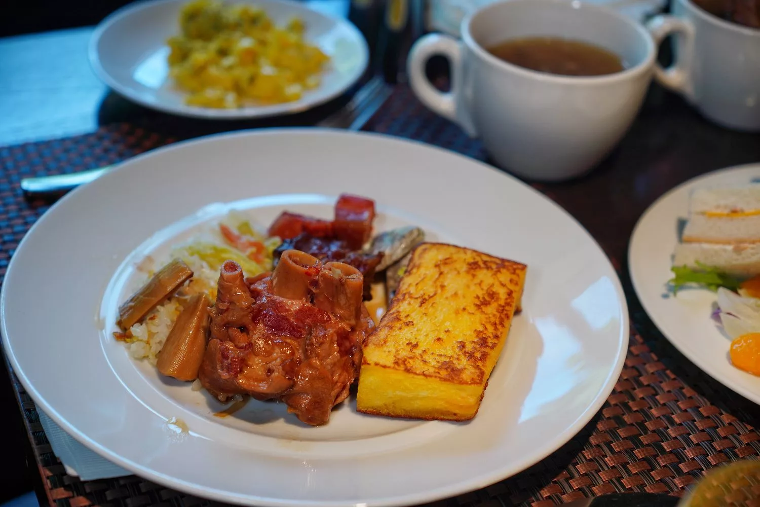【慕軒飯店早餐】精緻早餐buffet吃到飽，現做黑松露炒蛋，敦南林蔭美景第一排! @混血珊莎的奇幻旅程