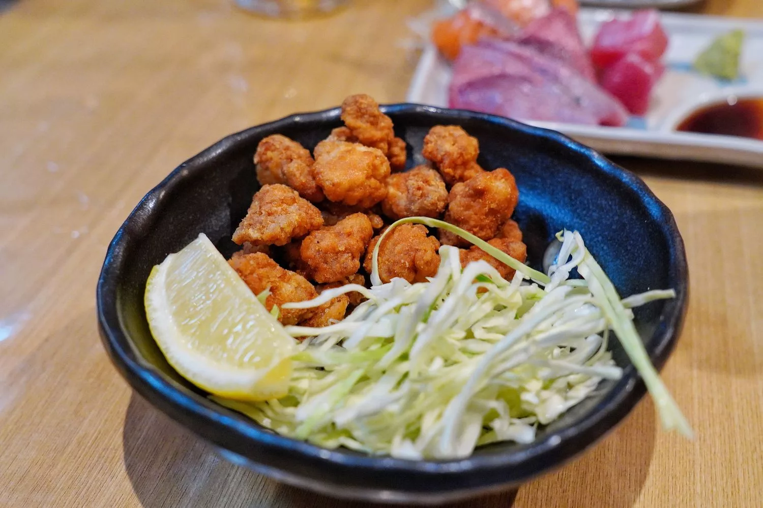 【京都居酒屋】New ebisunoニューエビスノ，在地人氣居酒屋主打海鮮料理，有中文菜單! @混血珊莎的奇幻旅程