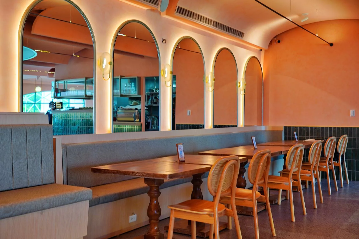 【諾薩餐酒館 Nossa bistro】墾丁大街新開幕夢幻海景餐廳! @混血珊莎的奇幻旅程