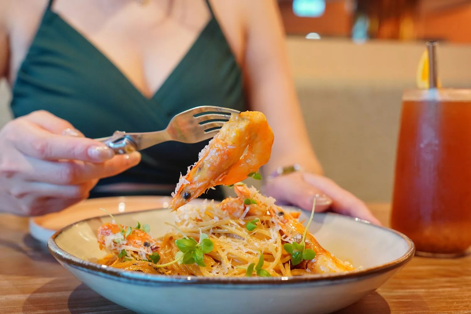 【諾薩餐酒館 Nossa bistro】墾丁大街新開幕夢幻海景餐廳! @混血珊莎的奇幻旅程