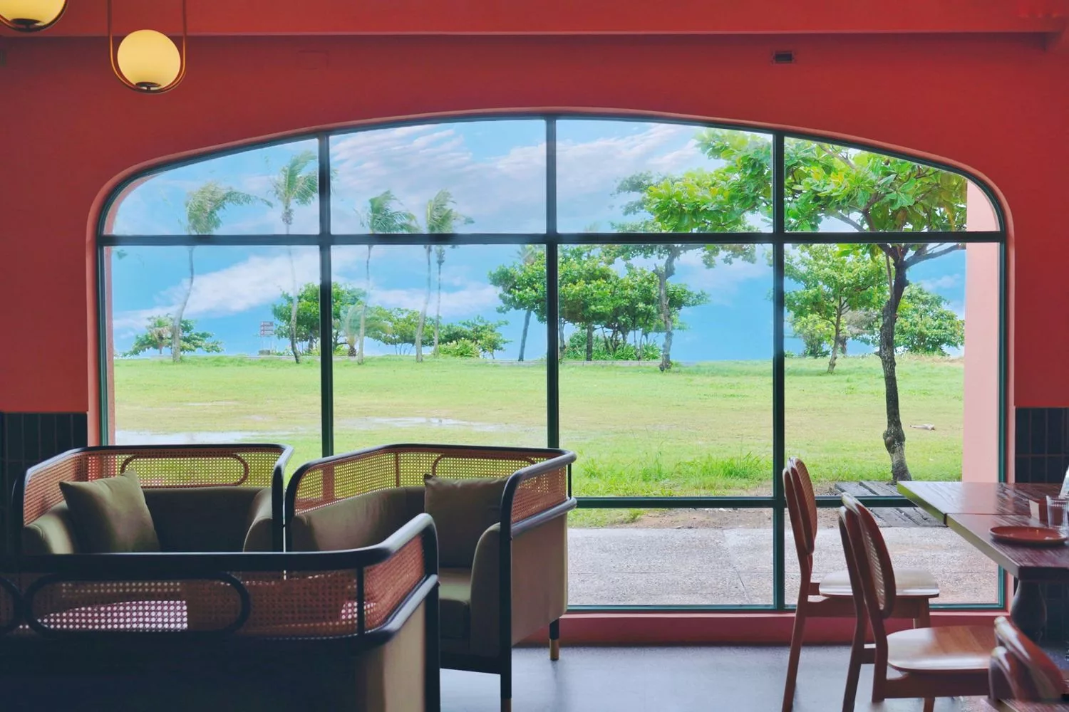【諾薩餐酒館 Nossa bistro】墾丁大街新開幕夢幻海景餐廳! @混血珊莎的奇幻旅程