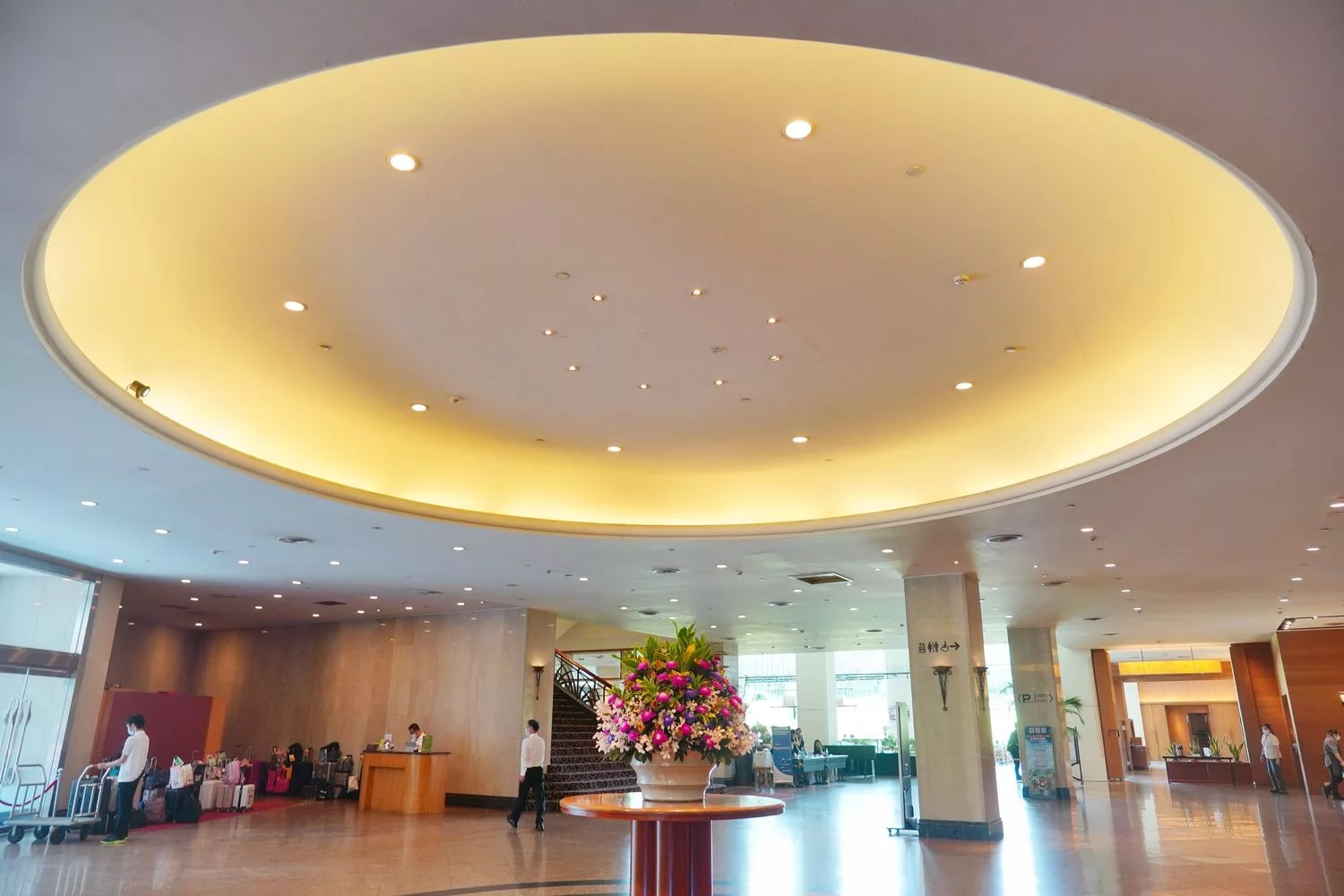 【花蓮美侖大飯店】花蓮五星飯店VR實境/甩尾車/露天海島風泳池，一路暢玩到退房! @混血珊莎的奇幻旅程