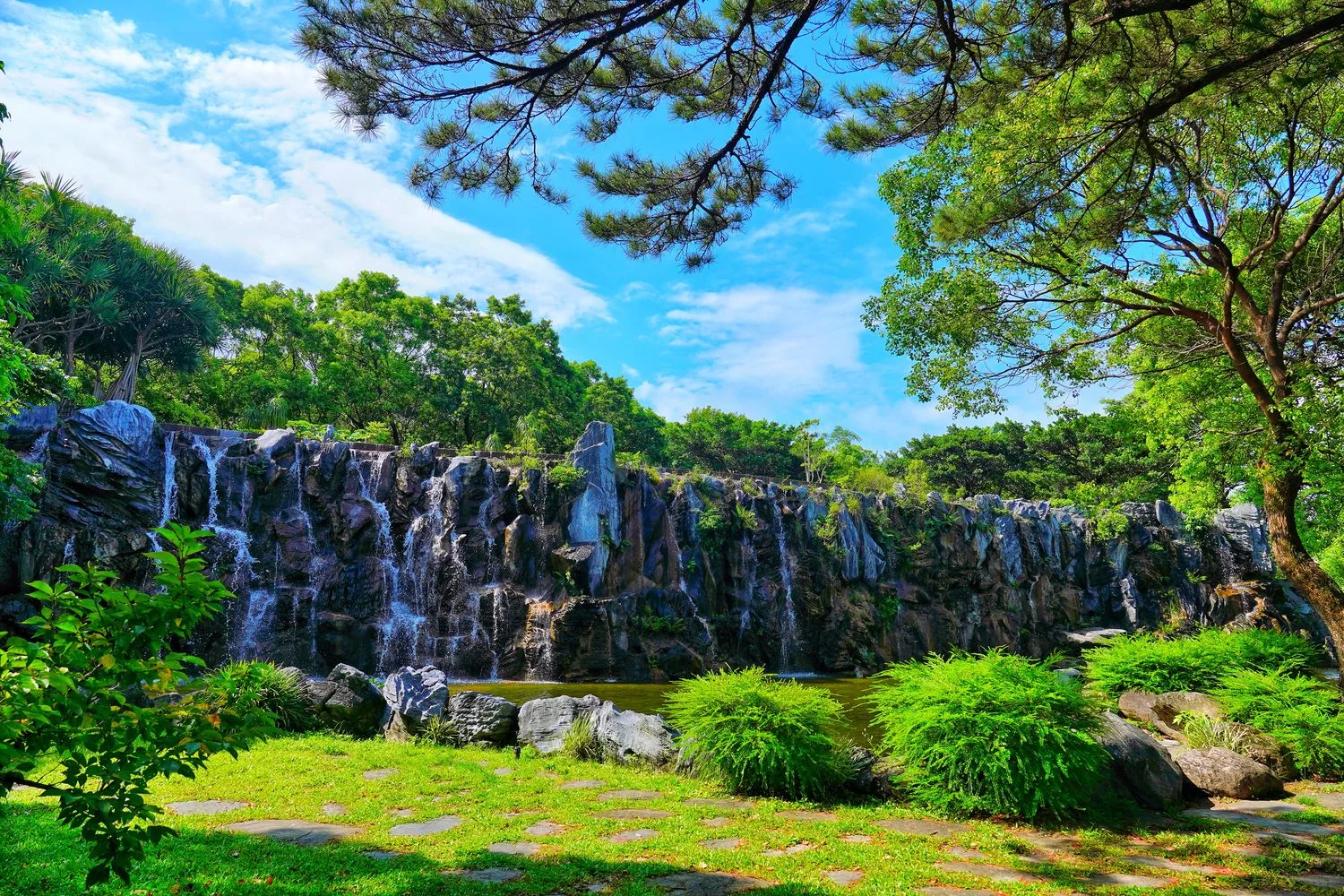 【花蓮美侖大飯店】花蓮五星飯店VR實境/甩尾車/露天海島風泳池，一路暢玩到退房! @混血珊莎的奇幻旅程
