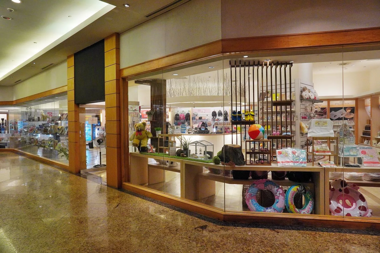 【花蓮美侖大飯店】花蓮五星飯店VR實境/甩尾車/露天海島風泳池，一路暢玩到退房! @混血珊莎的奇幻旅程
