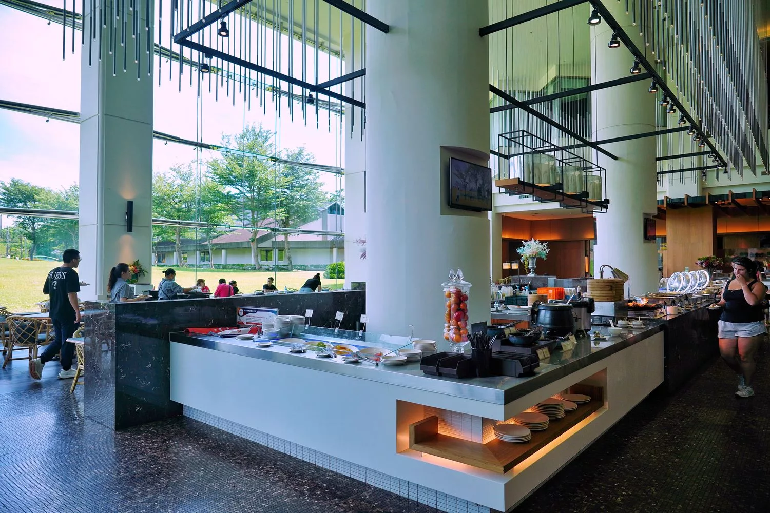 【花蓮美侖大飯店】花蓮五星飯店VR實境/甩尾車/露天海島風泳池，一路暢玩到退房! @混血珊莎的奇幻旅程