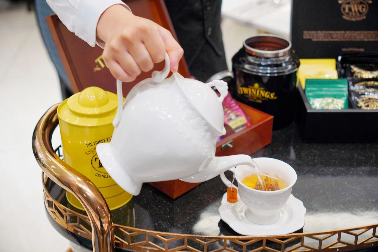 【台北下午茶吃到飽推薦】漢普頓酒店下午茶，英式推車桌邊服務，共享甜蜜午茶饗宴! @混血珊莎的奇幻旅程