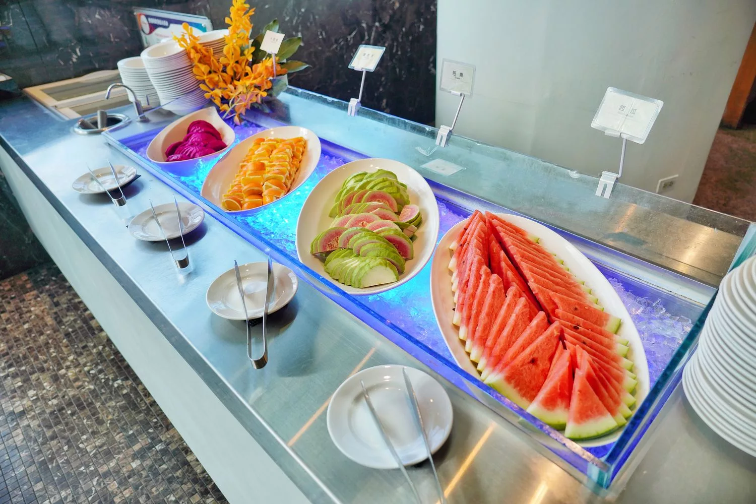 【花蓮飯店吃到飽】花蓮美侖大飯店綠苑西餐廳，爽吃牛排海鮮 3.5 小時，每人只要 800 元! @混血珊莎的奇幻旅程